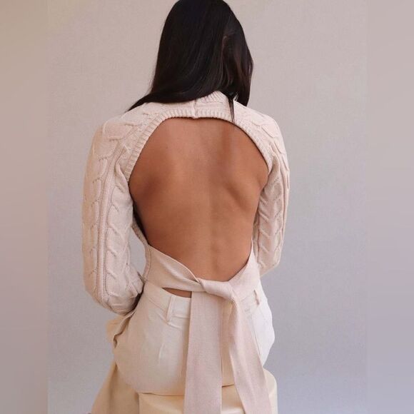ASTR The Label gorgeous cream backless sweater. XS
NWT - Picture 4 of 10